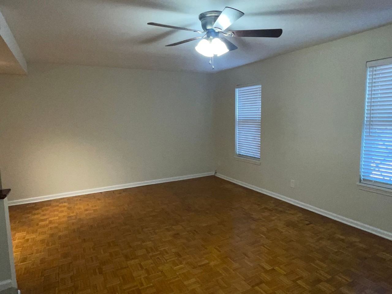 63 Lori Ln - Photo 7 of 17