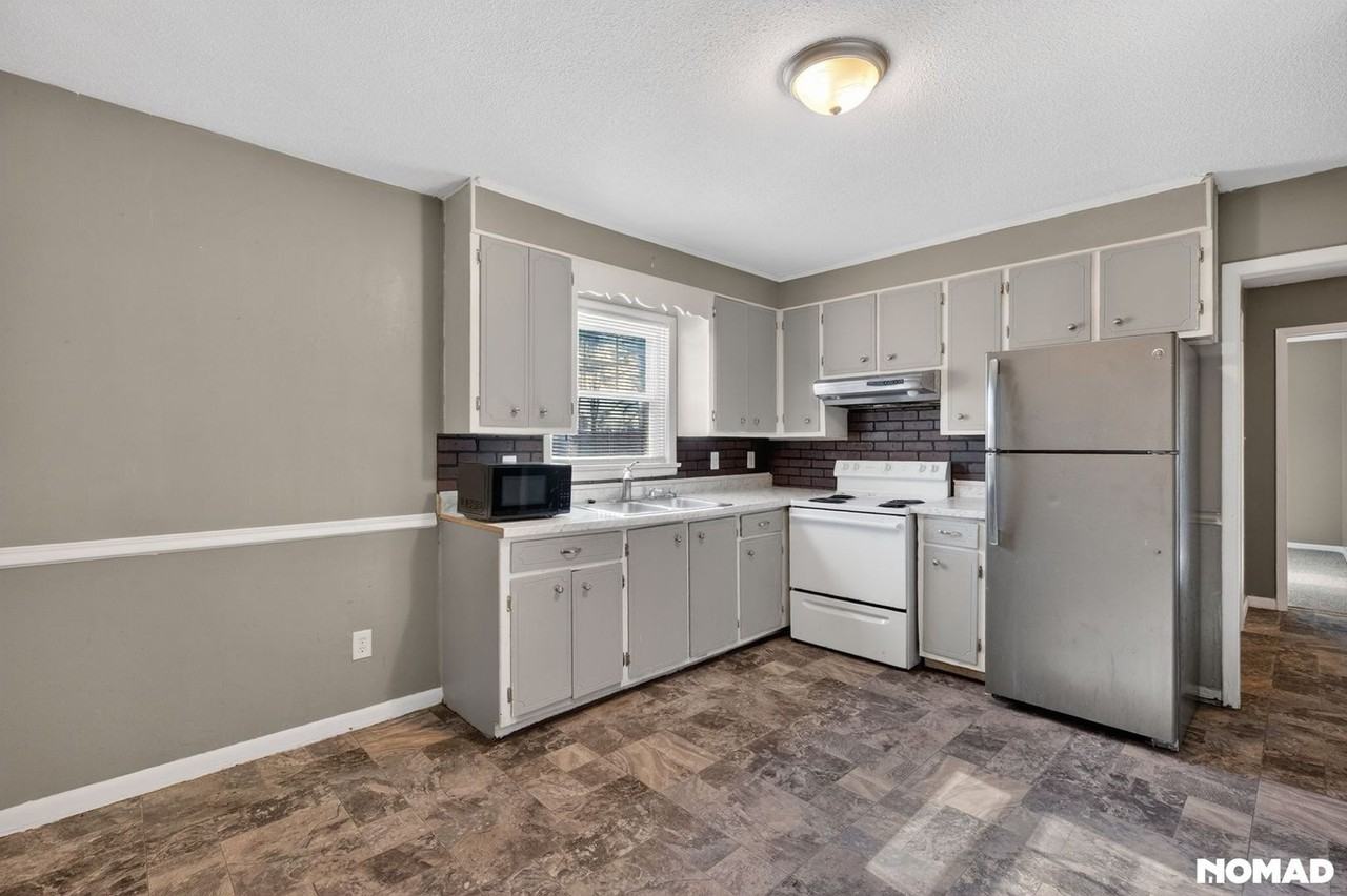 1544 31st Street Ct Se - Photo 4 of 33