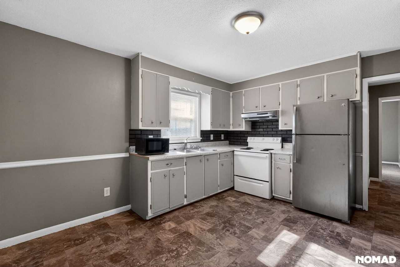 1544 31st Street Ct Se - Photo 5 of 33