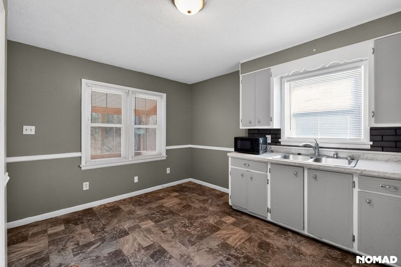 1544 31st Street Ct Se - Photo 6 of 33