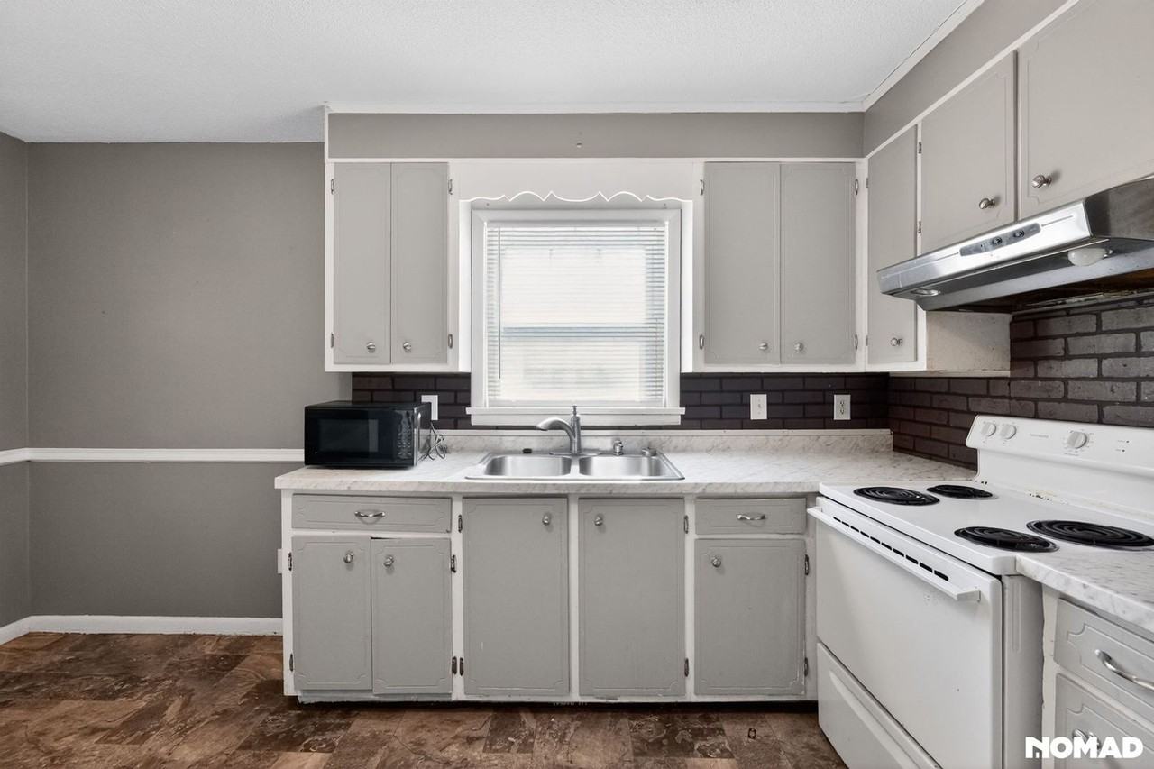 1544 31st Street Ct Se - Photo 7 of 33