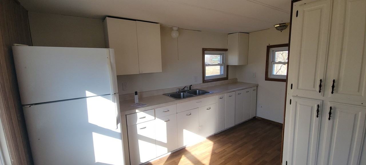 218 N Pine St - Photo 4 of 8