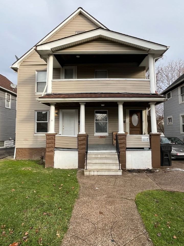 3865 W 16th St - Photo 2 of 50