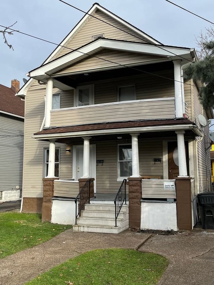 3865 W 16th St - Photo 3 of 50