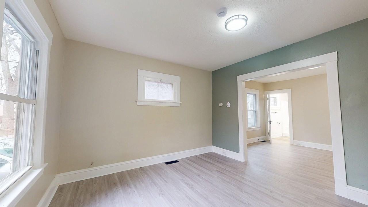 3865 W 16th St - Photo 6 of 50