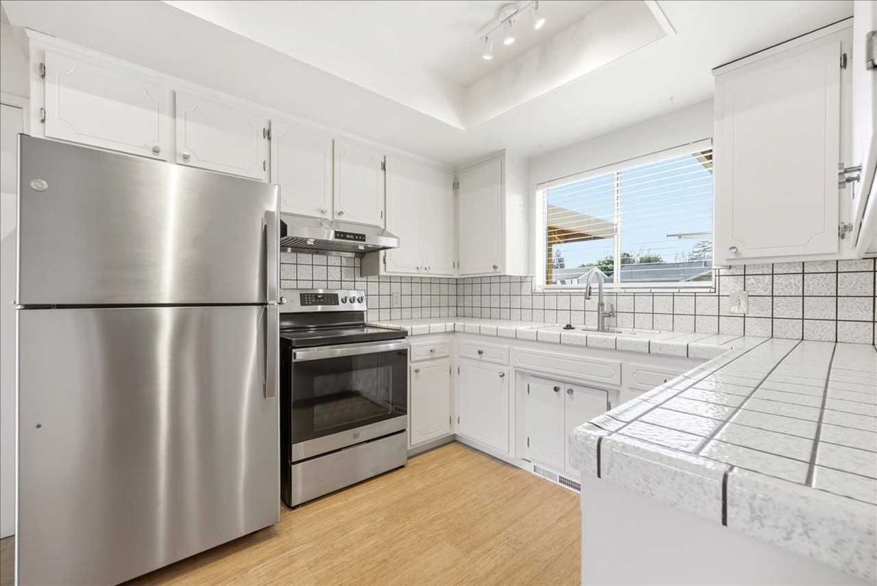 3817 Breuner Ave - Photo 7 of 17