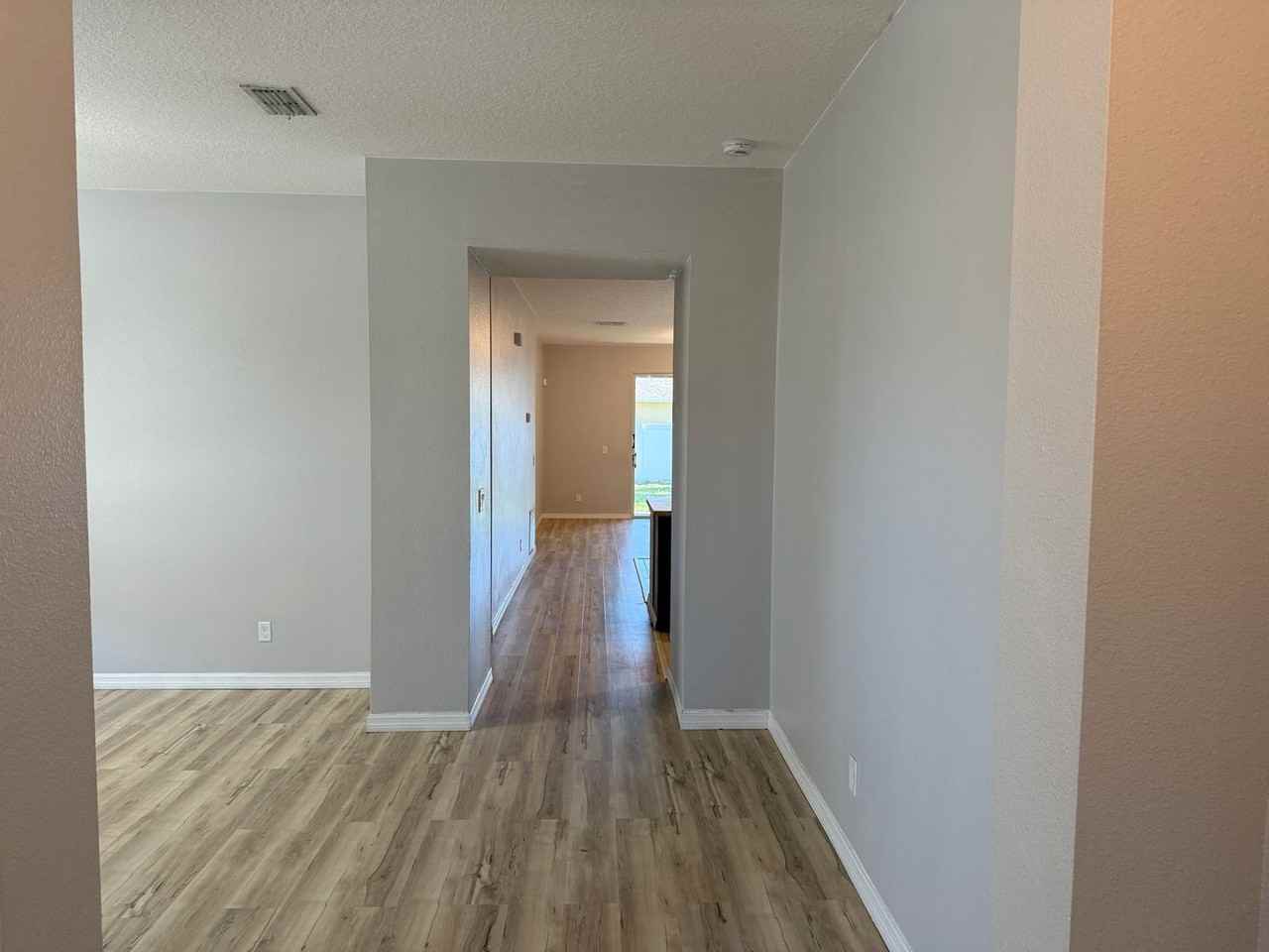 10032 Lenox St - Photo 2 of 42