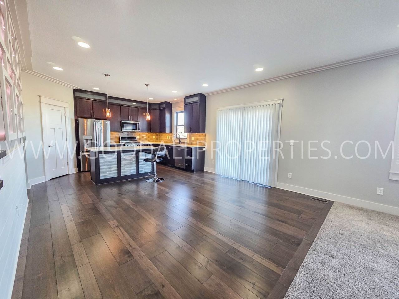 16641 Maple St - Photo 4 of 21