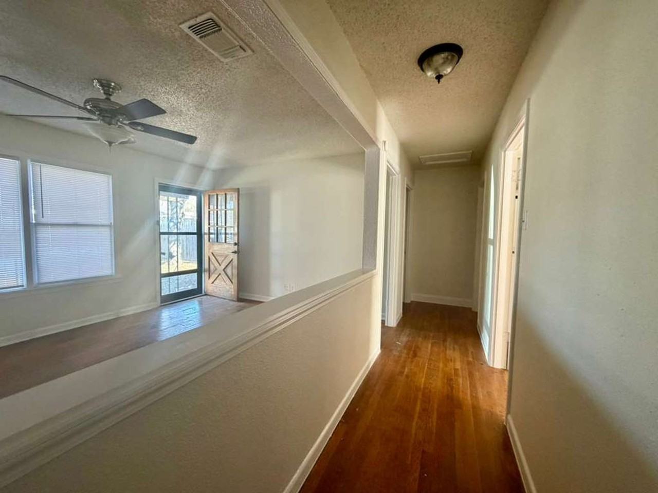 470 E Palfrey St - Photo 3 of 16