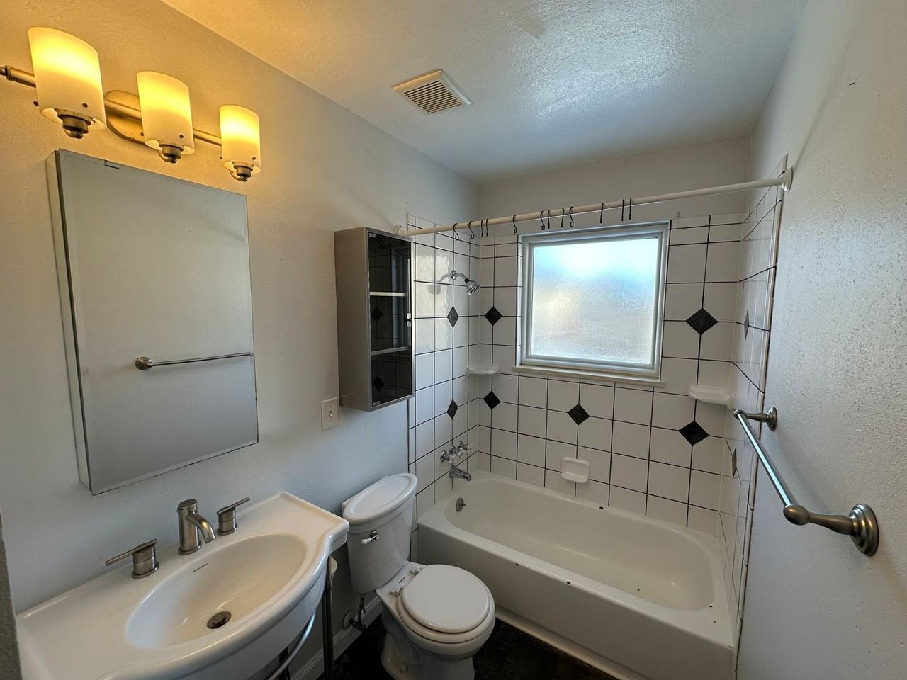 4605 Macky Way - Photo 7 of 20