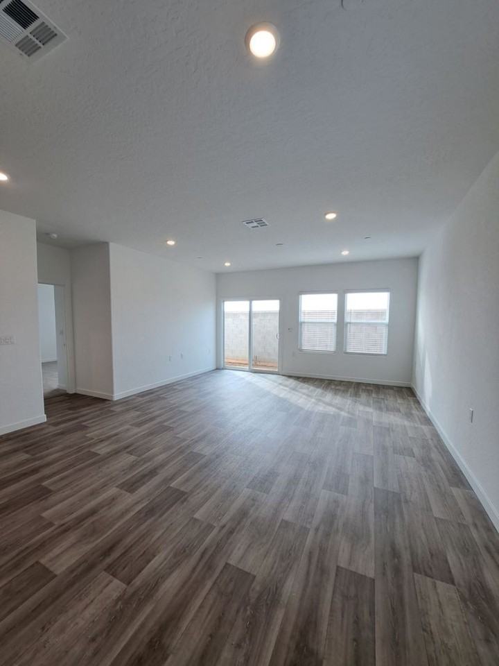 7395 W Donner Ave - Photo 4 of 12