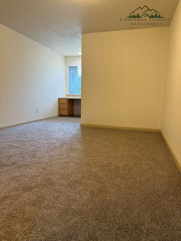 1216 Q St #4 - Photo 7 of 17