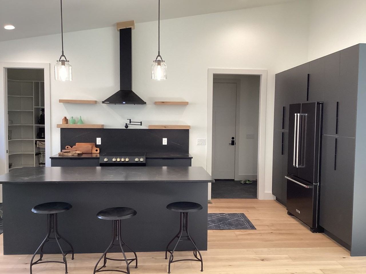 170 Mountain Laurel Ln - Photo 2 of 34