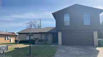 featured image of 905 Rose St