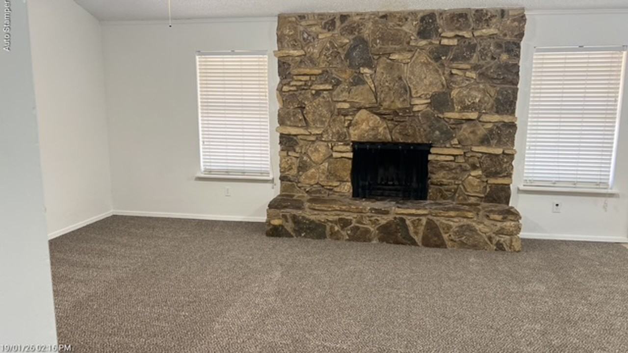 905 Rose St - Photo 4 of 50