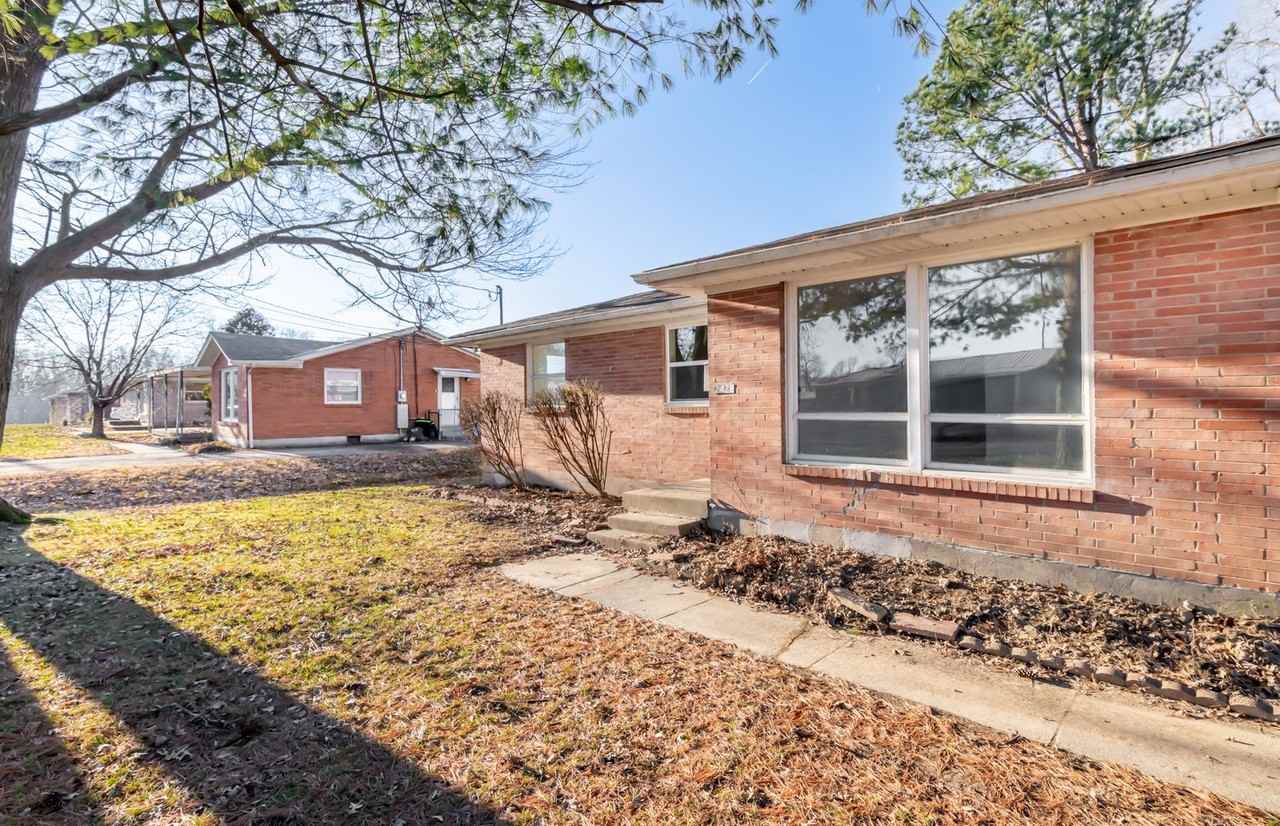 2428 Weber Ln - Photo 3 of 50