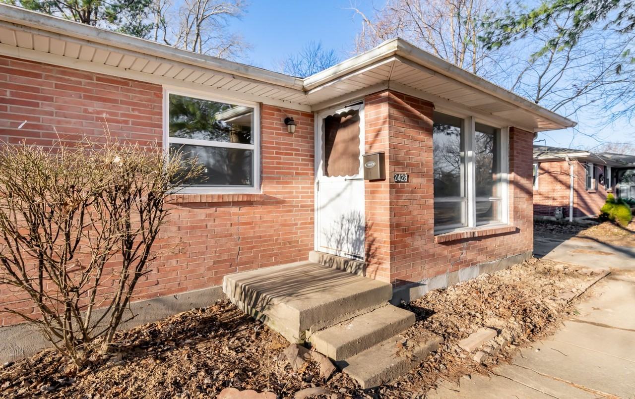 2428 Weber Ln - Photo 5 of 50