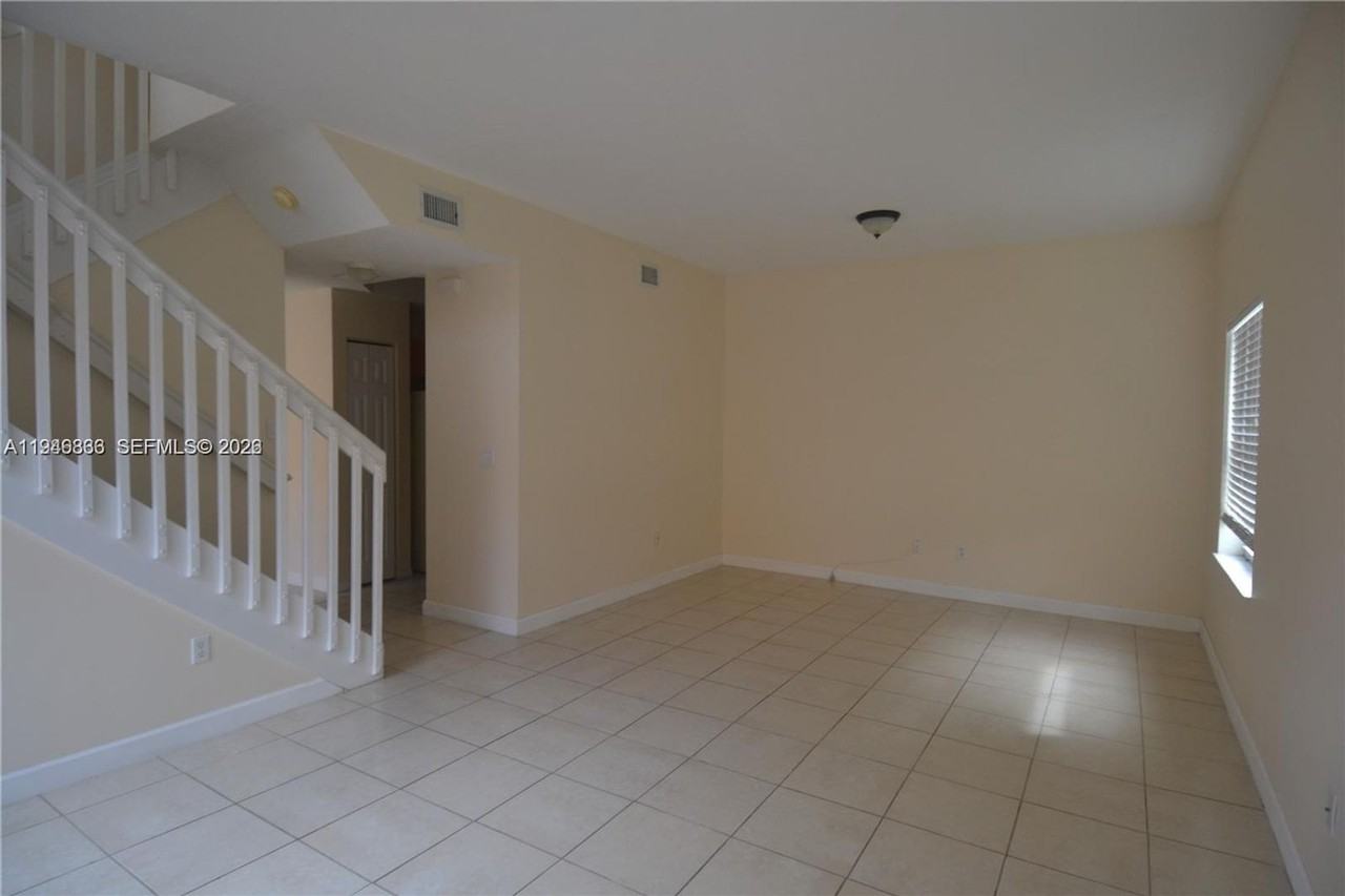 4903 N Harbor Isles Dr - Photo 3 of 10