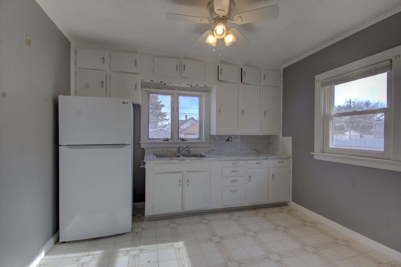 1928 2nd St - Photo 2 of 20