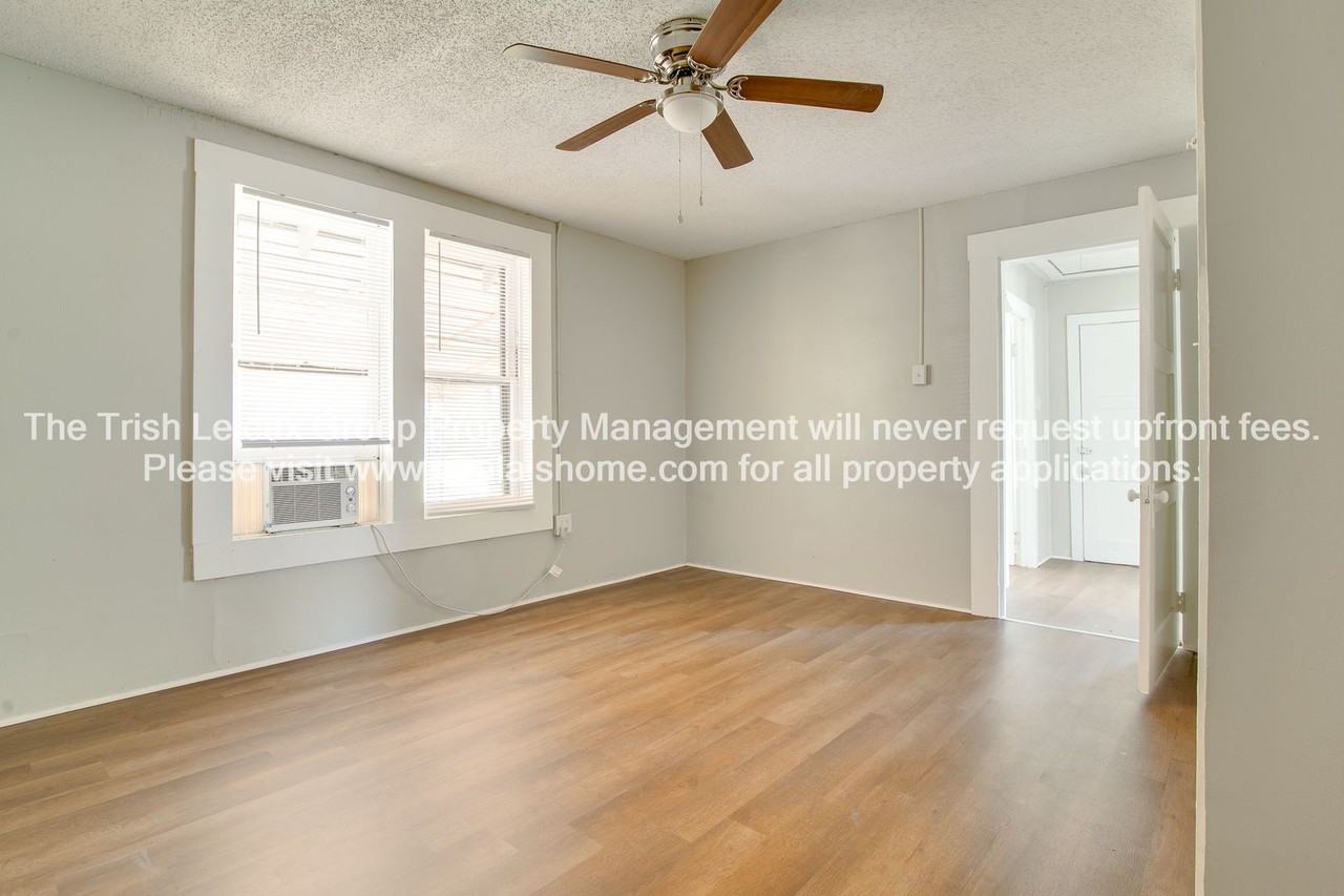 313 Singer St - Photo 7 of 9