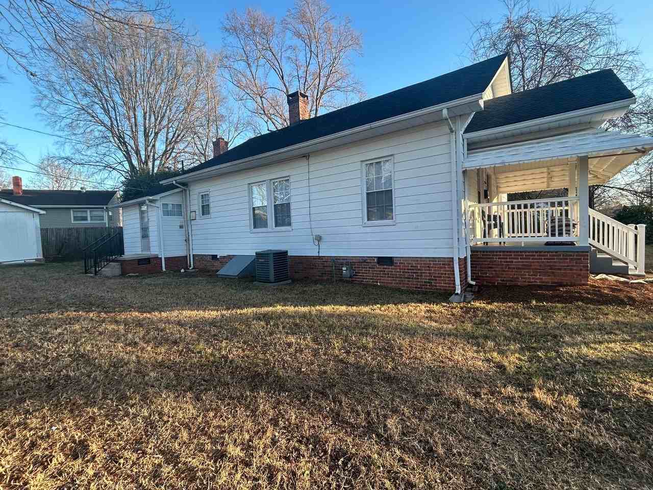 1304 Bogart St - Photo 3 of 16