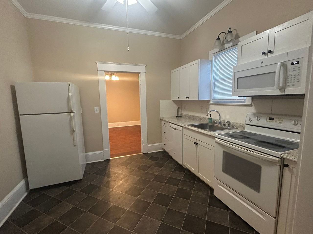 1304 Bogart St - Photo 4 of 16