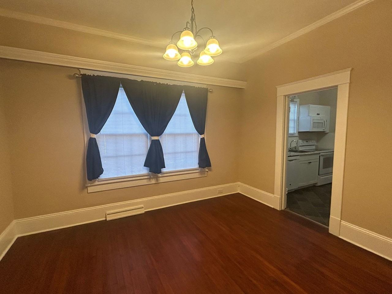 1304 Bogart St - Photo 6 of 16