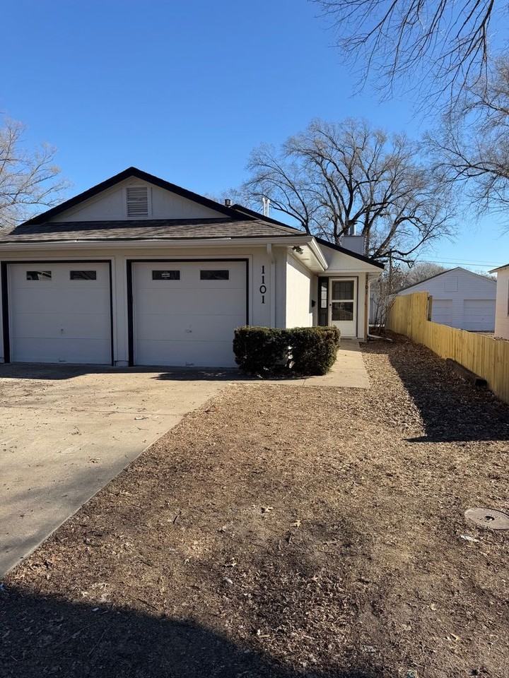 1101 S Woodland Ave - Photo 2 of 17