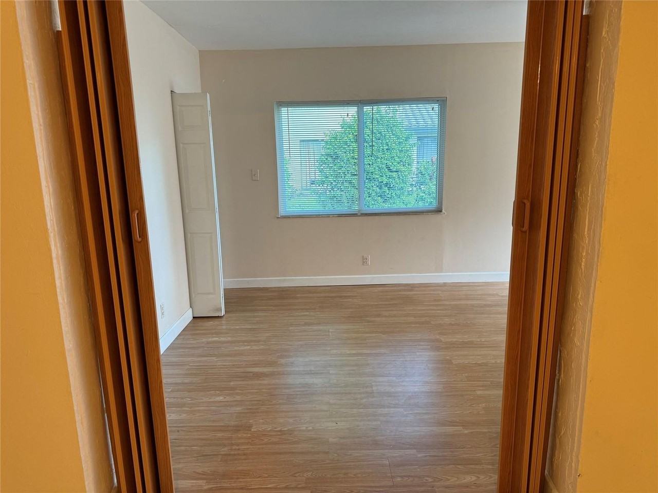 11461 Nw 38th St - Photo 7 of 17