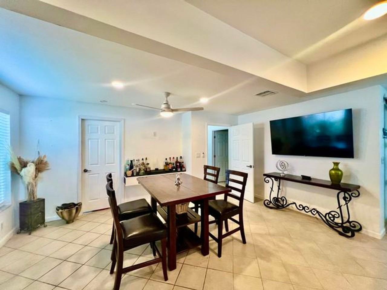 5570 Sw 9th Ct - Photo 6 of 26