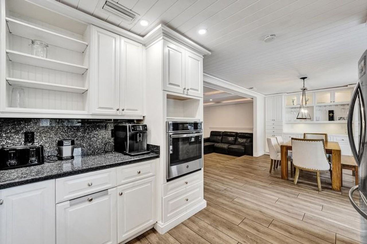 5612 Harding St - Photo 2 of 27