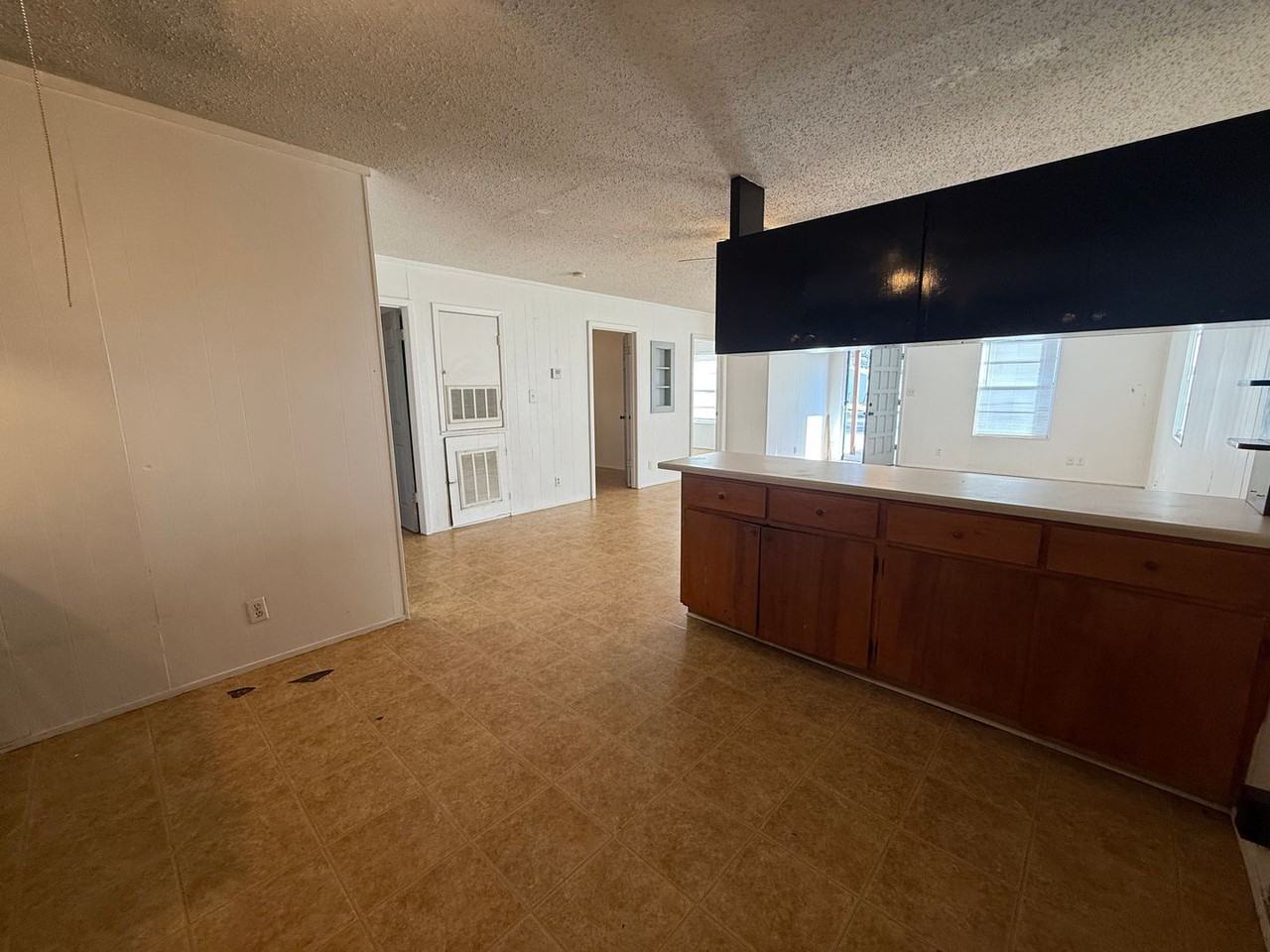 924 Pecan St - Photo 5 of 17