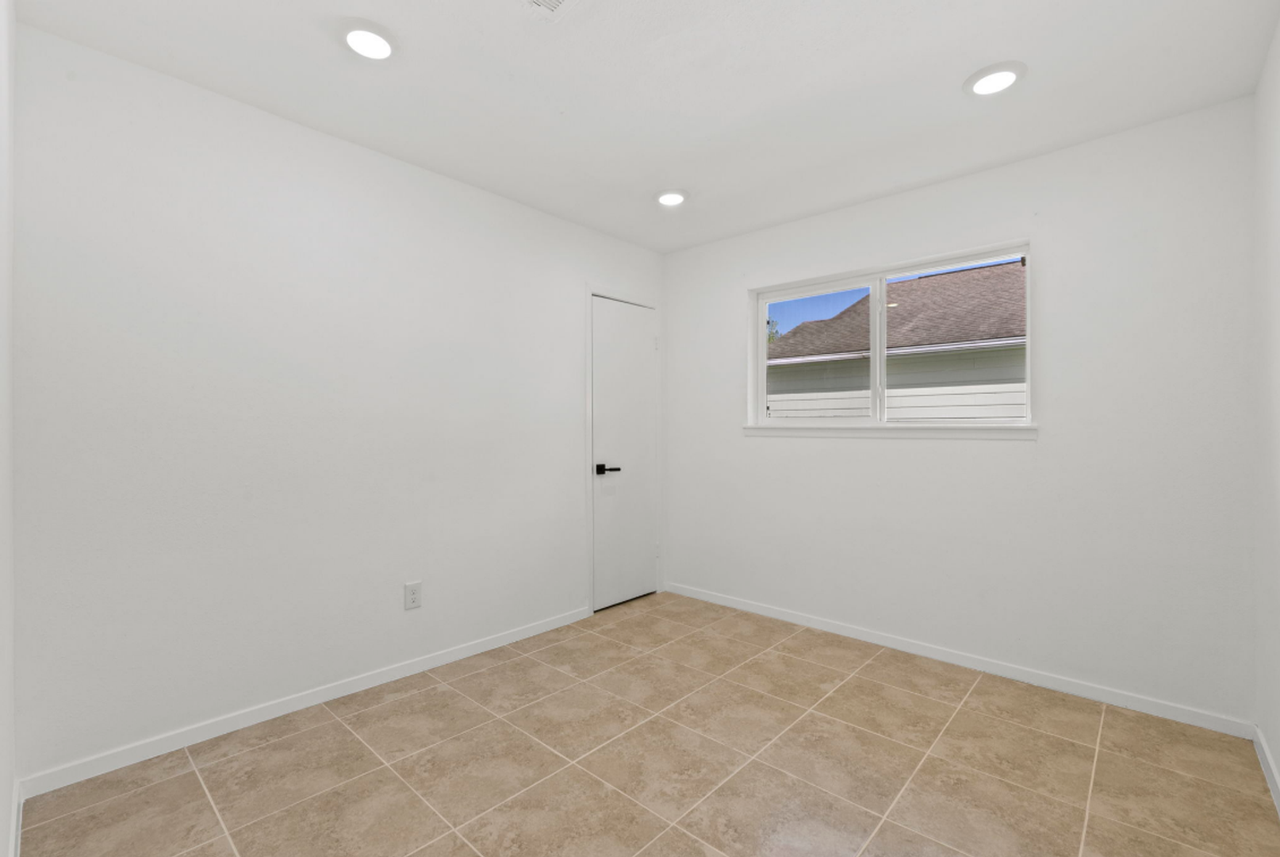 9930 Valley Lake Dr - Photo 6 of 22