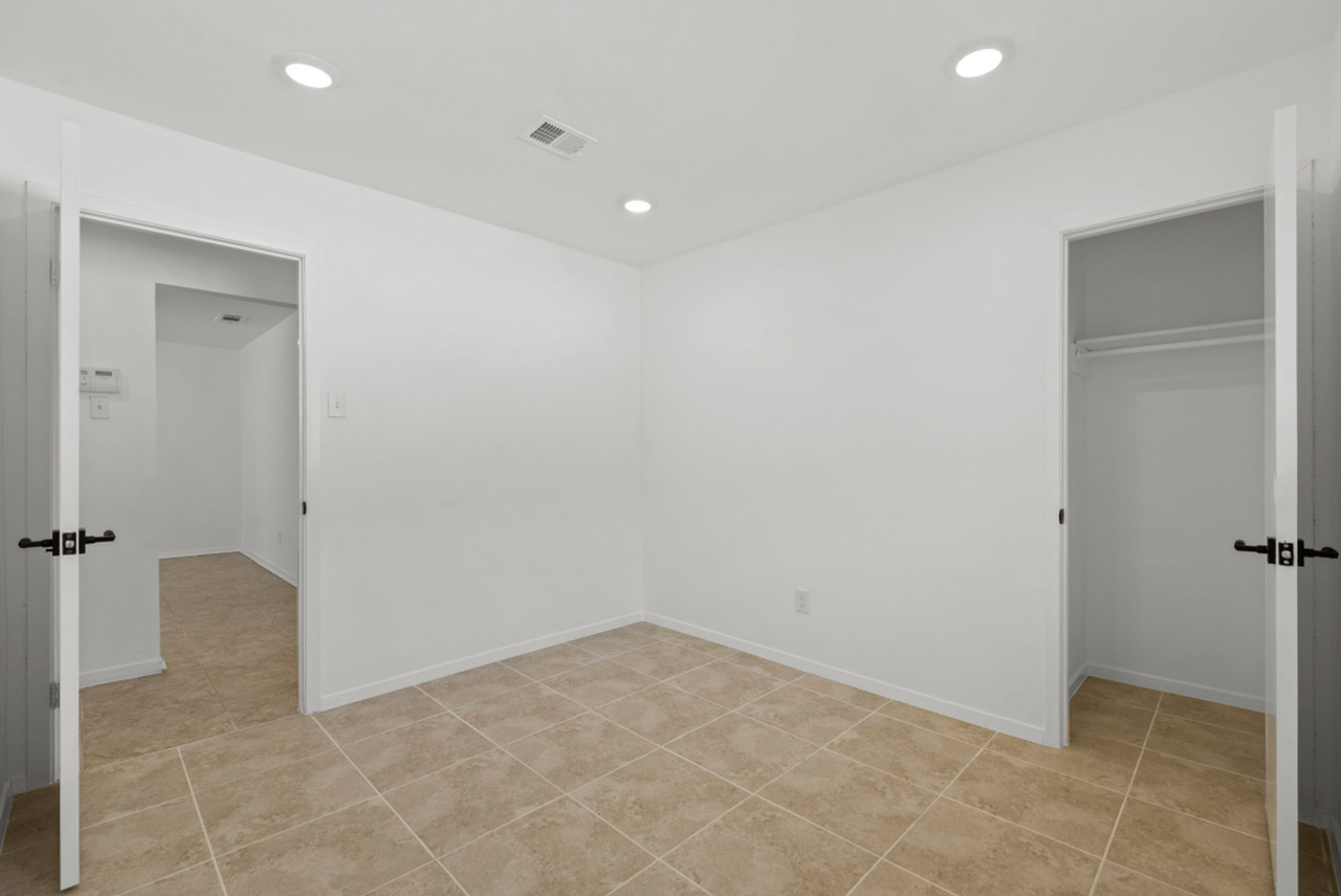 9930 Valley Lake Dr - Photo 7 of 22