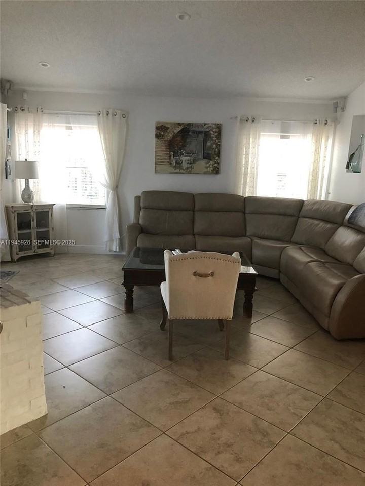 3100 Nw 122nd Ave - Photo 5 of 20