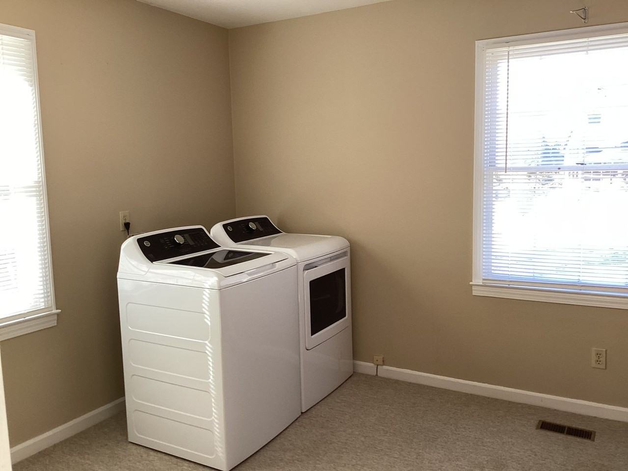 112 Crooked Creek Rd - Photo 4 of 29