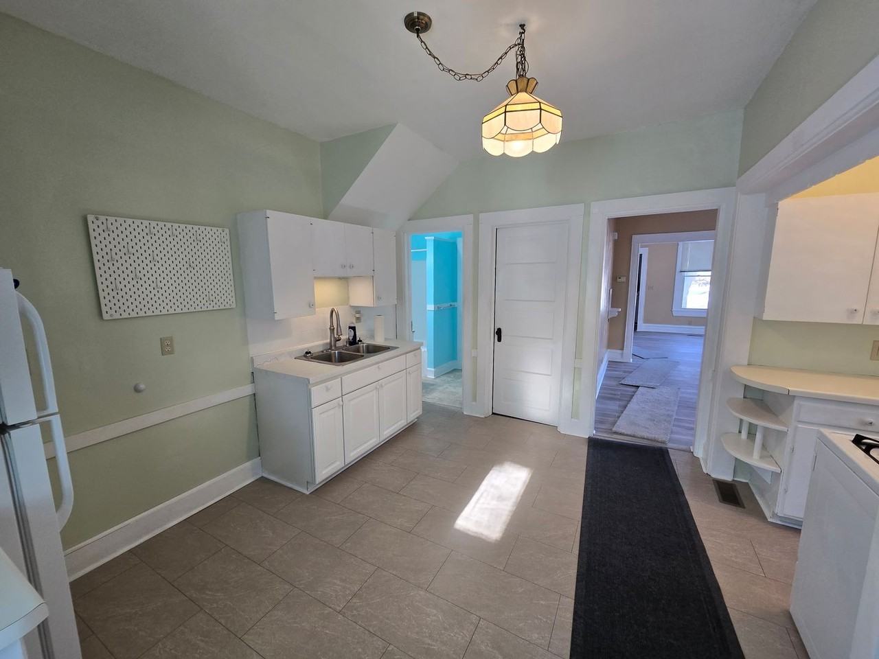 361 W Chestnut St - Photo 3 of 14