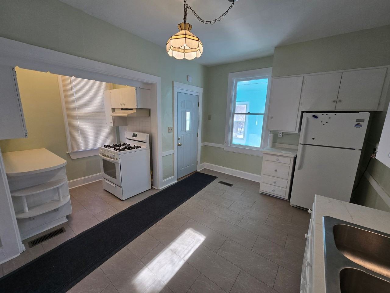 361 W Chestnut St - Photo 5 of 14