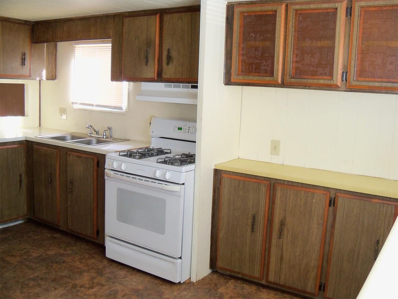 2226 Bench Blvd - Photo 4 of 9