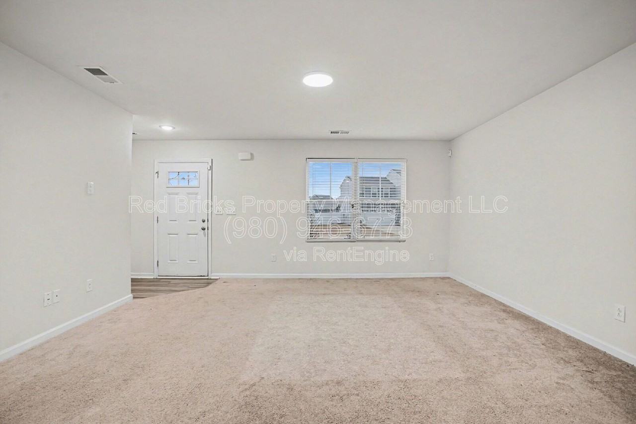 5803 Camp Ct Sw - Photo 5 of 27