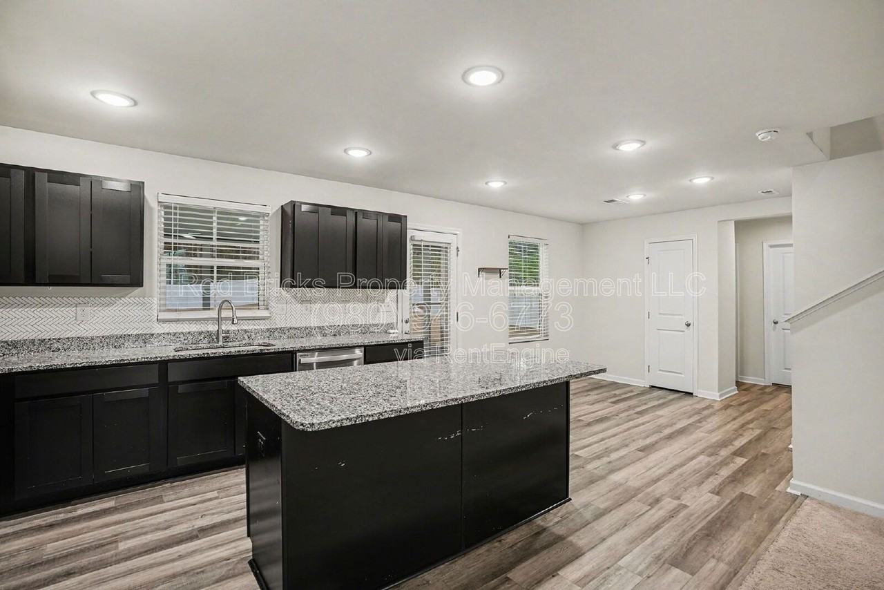 5803 Camp Ct Sw - Photo 7 of 27