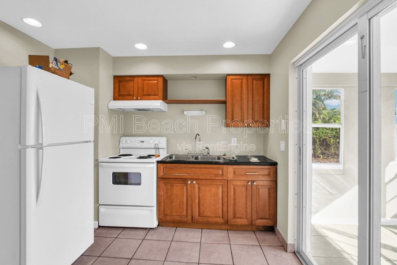 184 Se 27th Way - Photo 7 of 27