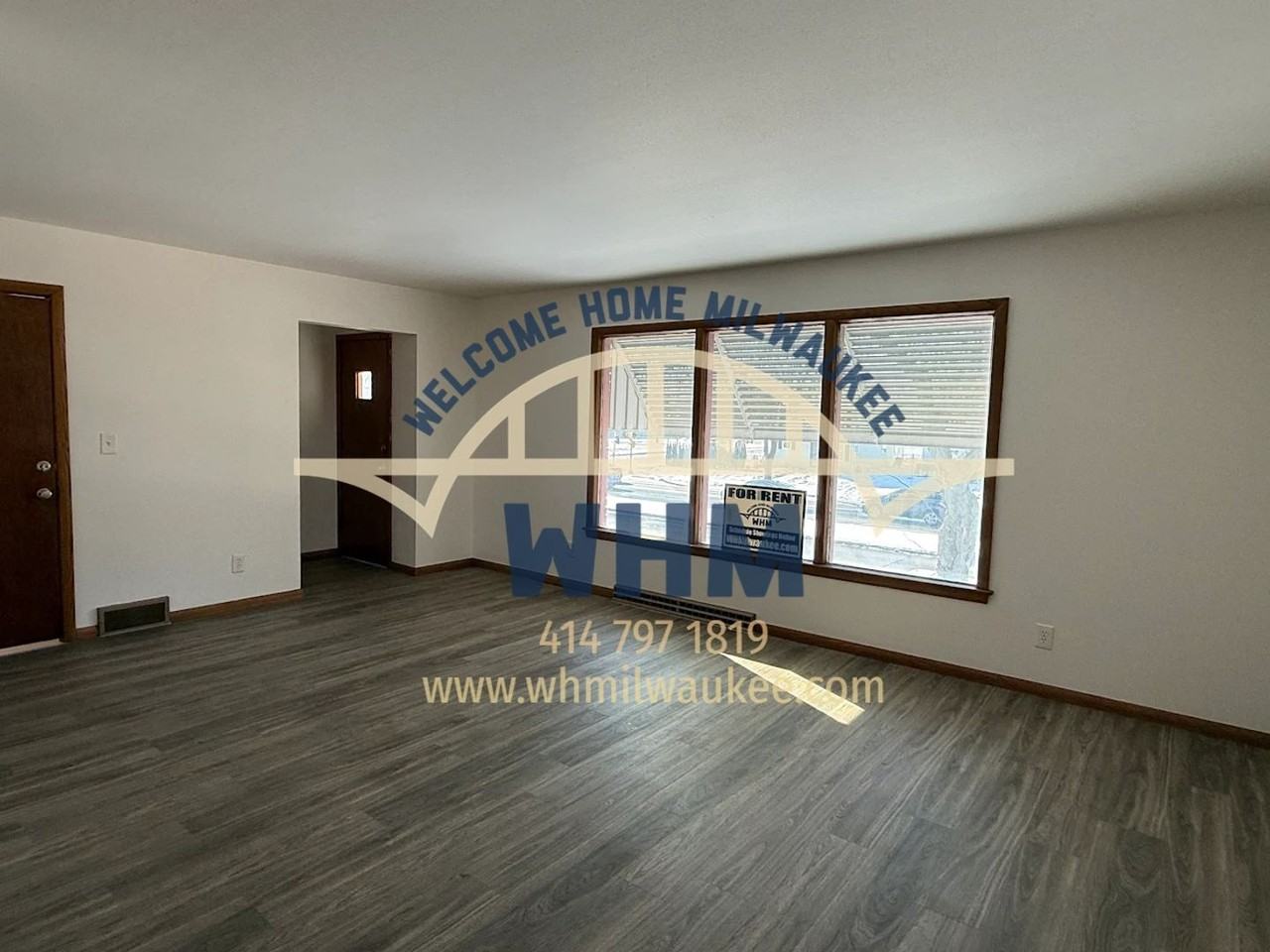 8526 W Appleton Ave - Photo 2 of 13