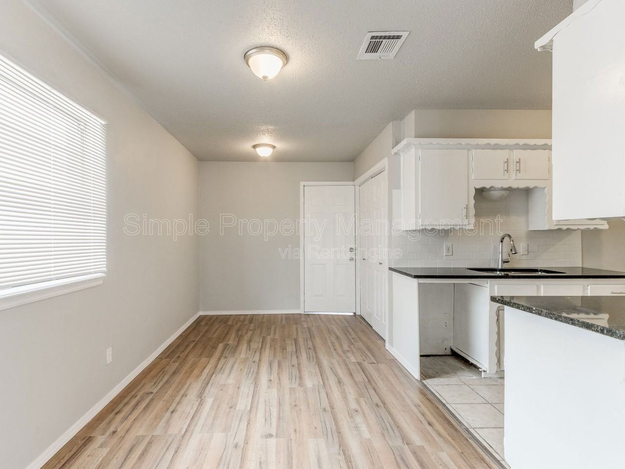 7432 Nw 27th St - Photo 7 of 27