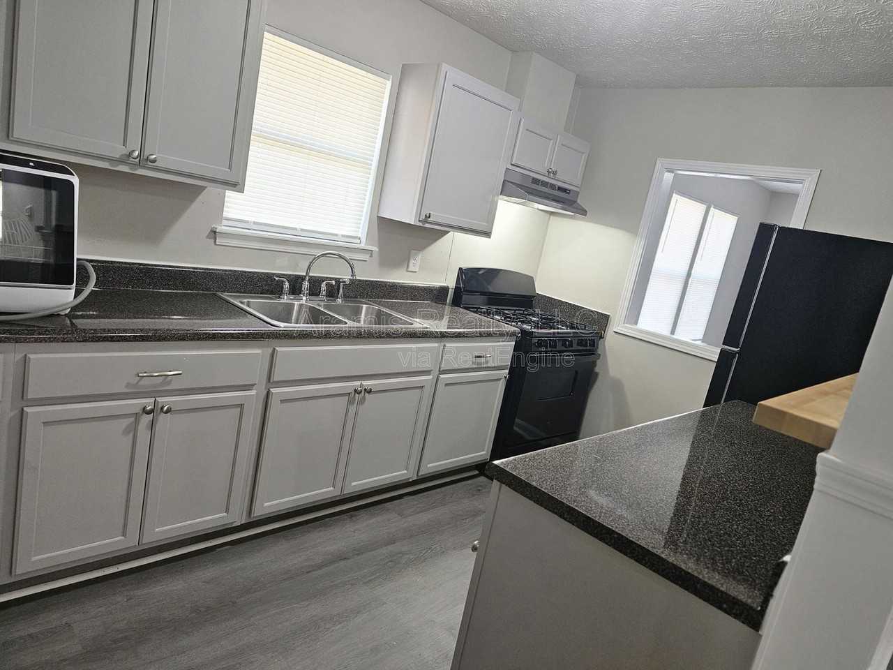 3046 Embry Way Se - Photo 5 of 25