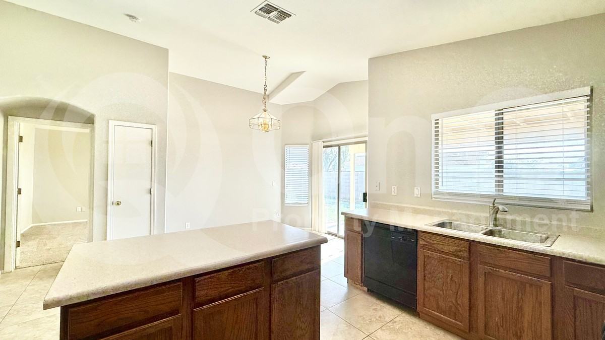 1045 E Nardini St - Photo 6 of 20