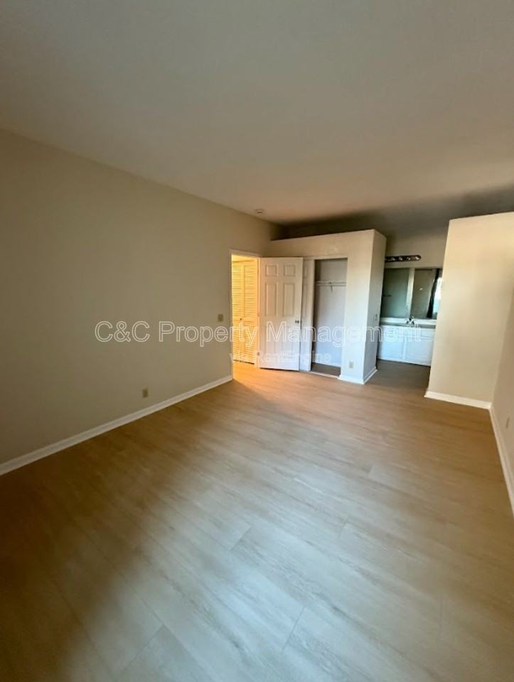 37050 Meadowbrook Cmn #203 - Photo 3 of 11