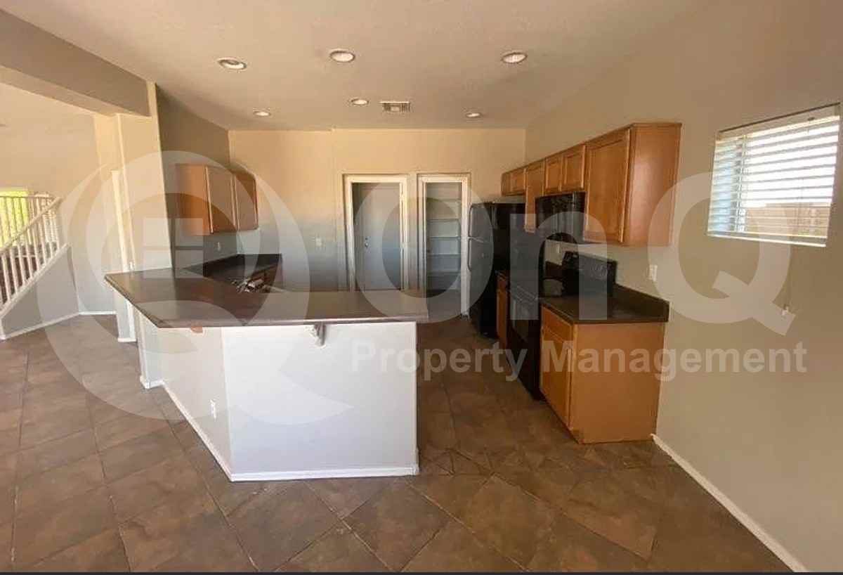 9012 W Hess St - Photo 2 of 8