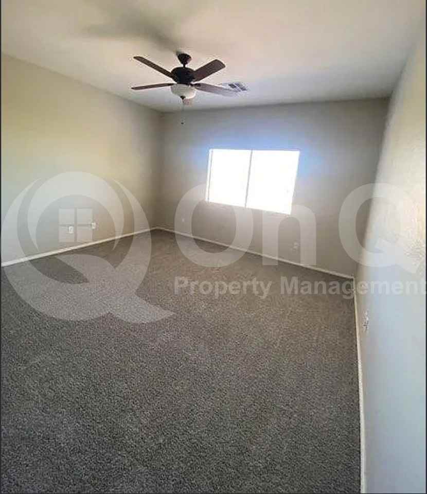 9012 W Hess St - Photo 6 of 8