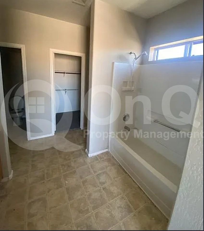 9012 W Hess St - Photo 7 of 8